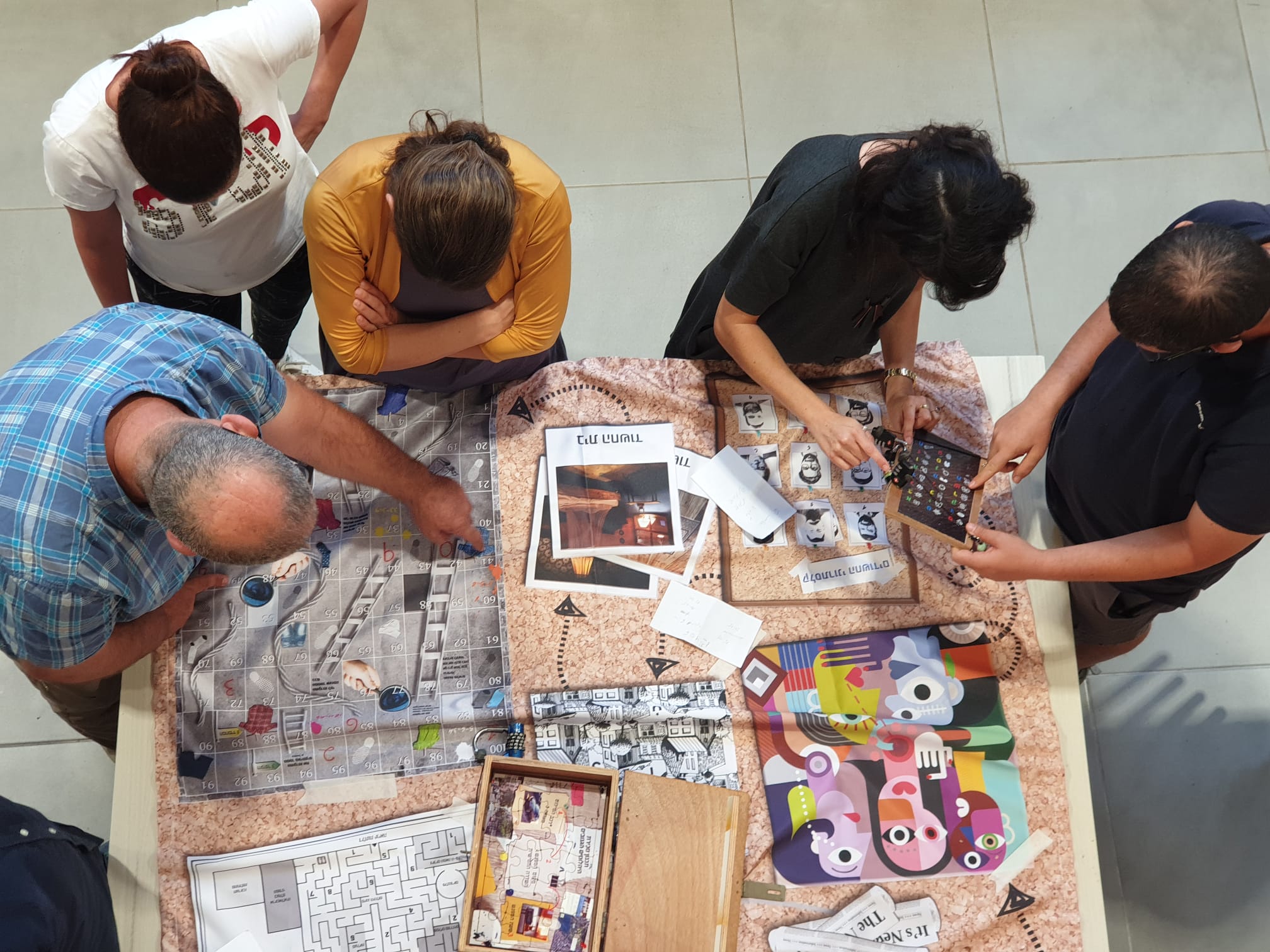 חידות לחדרי בריחה - אתגר האוצר - חדרי בריחה ניידים