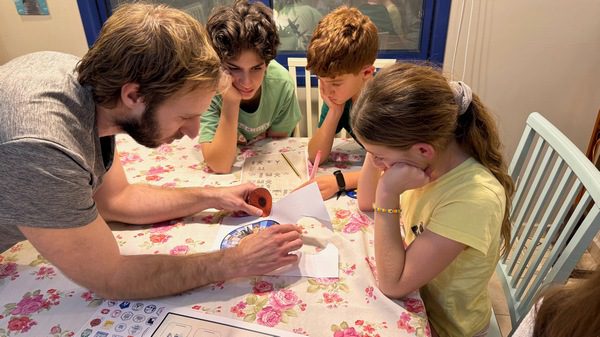 פעילות משפחתית לממד - חדר בריחה