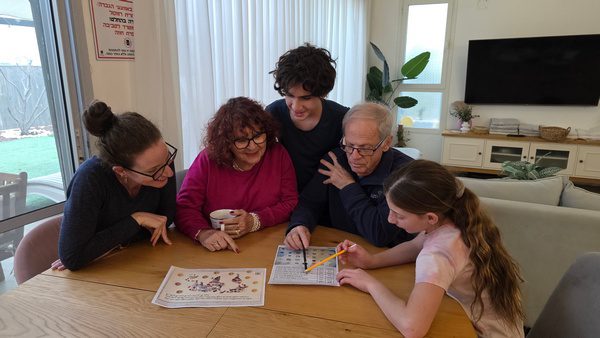 חדר בריחה משפחתי - מסביב לעולם